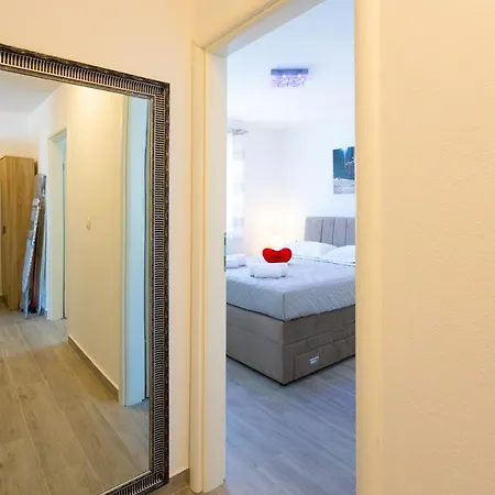 Jasa Deluxe Apartment