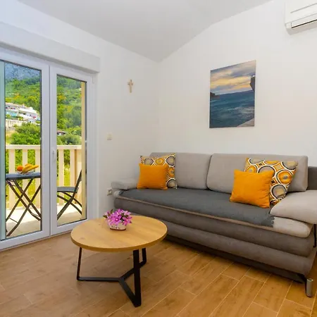 Jasa Deluxe Makarska