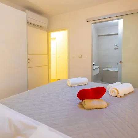 Jasa Deluxe Makarska