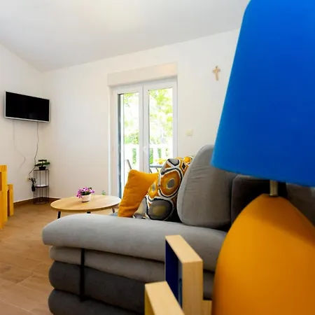 Jasa Deluxe * Makarska
