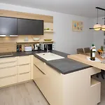 Jasa Deluxe Makarska