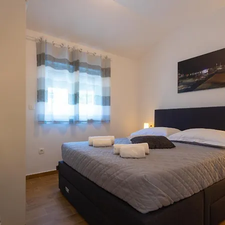 Jasa Deluxe Apartment