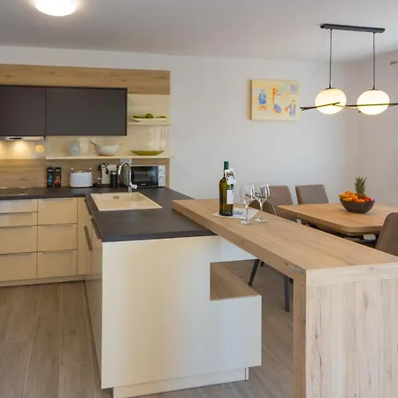 Jasa Deluxe Apartment *