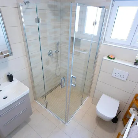 Apartment Jasa Deluxe